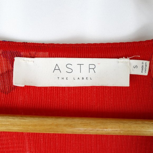 ASTR The Label red floral cropped top, size S - Picture 3 of 8